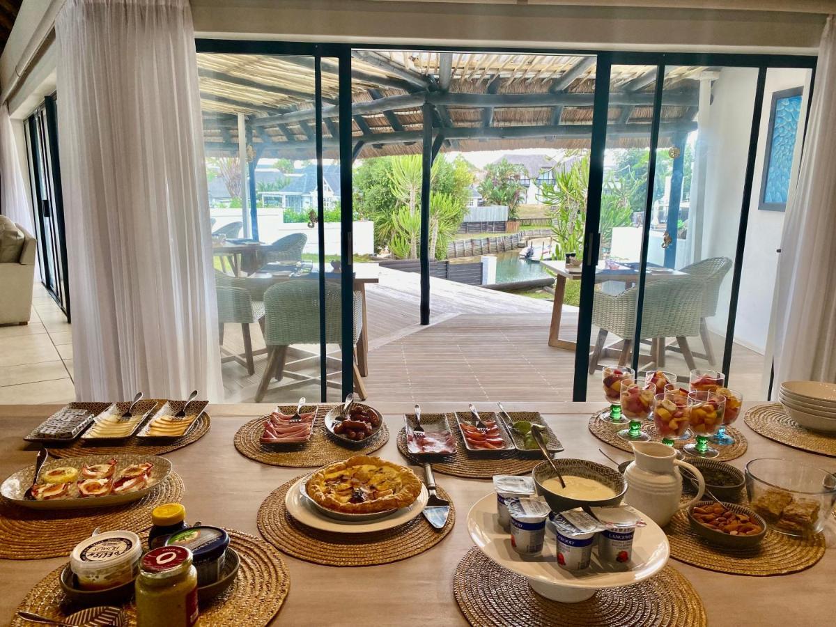 Canal Guest House - Waterfront Boutique Bed & Breakfast - Solar Power セント・フランシス・ベイ エクステリア 写真