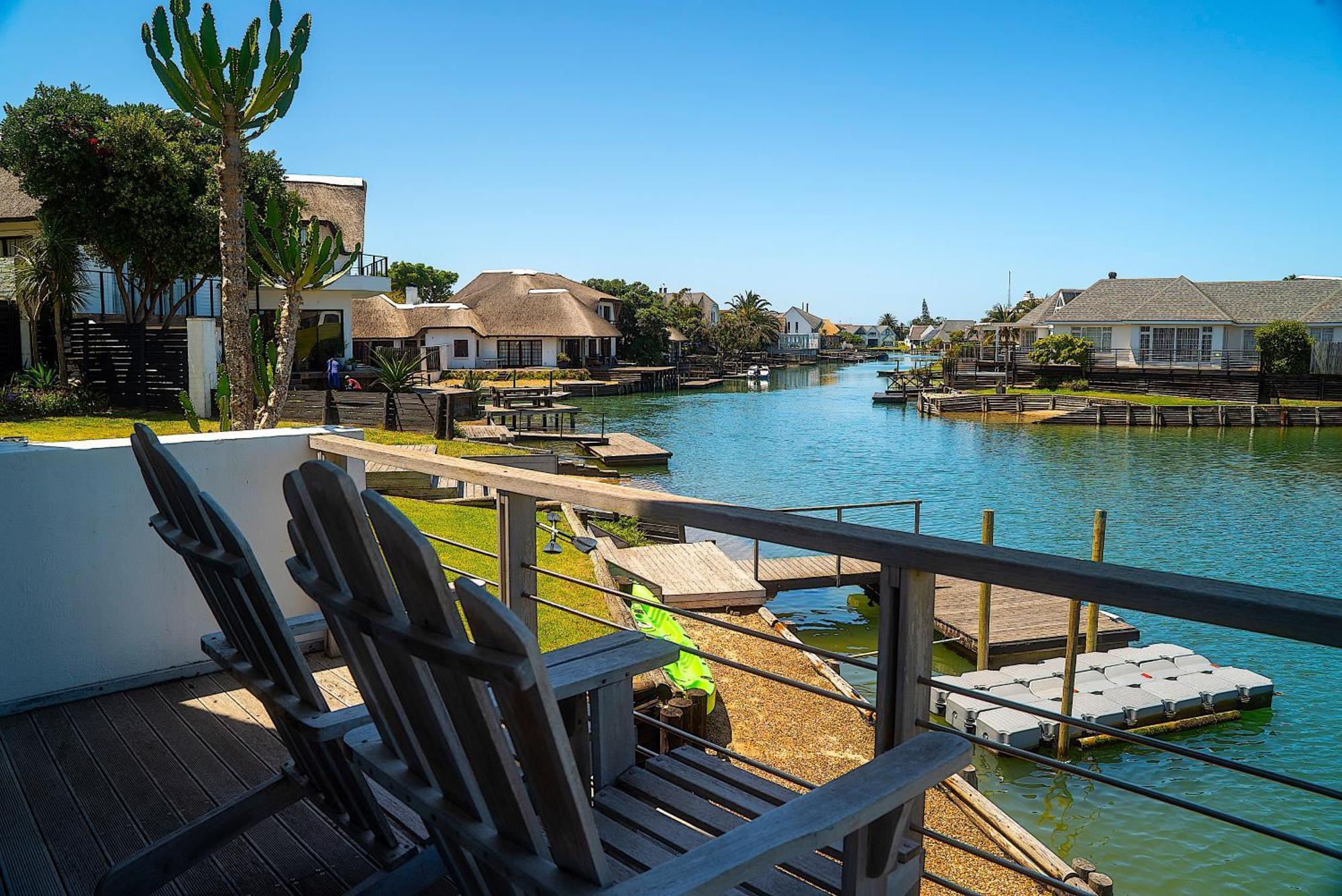 Canal Guest House - Waterfront Boutique Bed & Breakfast - Solar Power セント・フランシス・ベイ エクステリア 写真