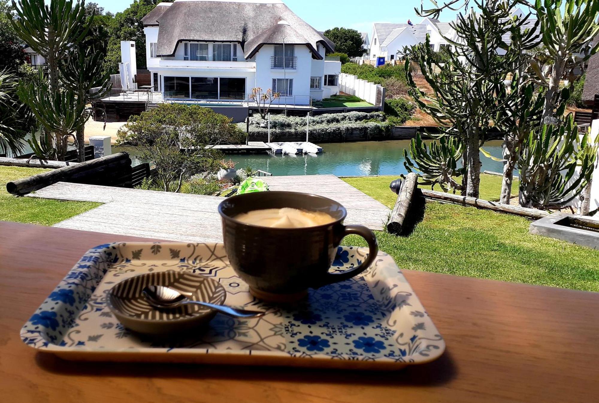 Canal Guest House - Waterfront Boutique Bed & Breakfast - Solar Power セント・フランシス・ベイ エクステリア 写真